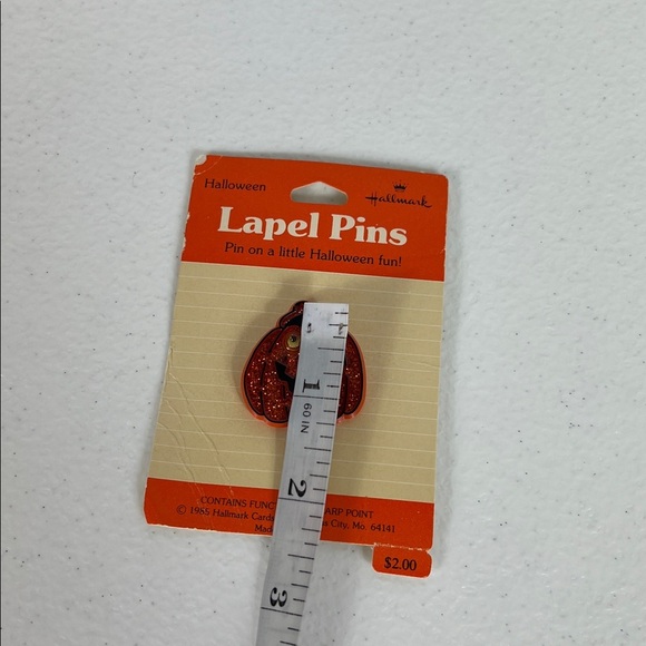 Hallmark Halloween Theme Lapel Pins Vintage Lot of 4 New on Card - Picture 9 of 13